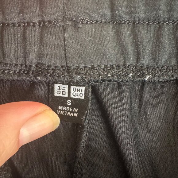 Uniqlo Mens Black Joggers Sz S Tapered Pockets AIRism Activewear Lightweight - Picture 9 of 12
